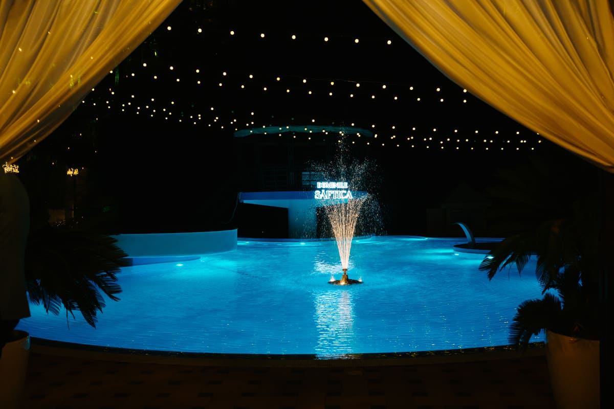 piscina Domenile Saftica noaptea